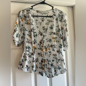 EUC Lucky brand blouse
